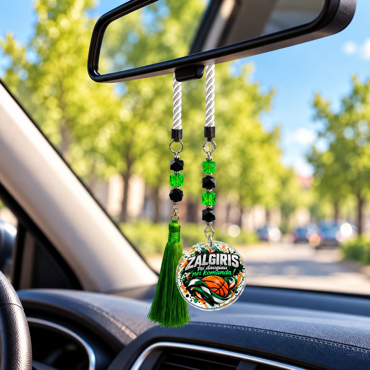 Automobilio pakabukas „Žalgiris – tai daugiau nei komanda“ automobilyje